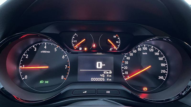 Opel Crossland Edition 1.2 TURBO 81kW MT6/P39 - fotka 9 z 26