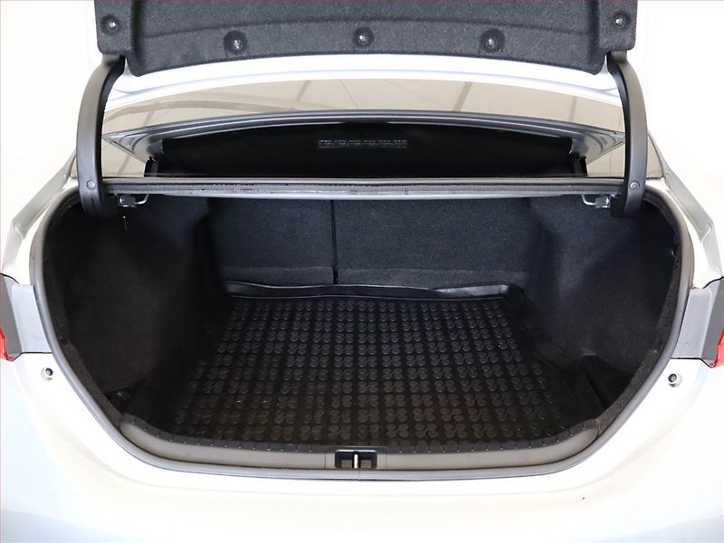 Toyota Corolla (2018) 1.6 Valvematic, Serv.kniha - fotka 11 z 16