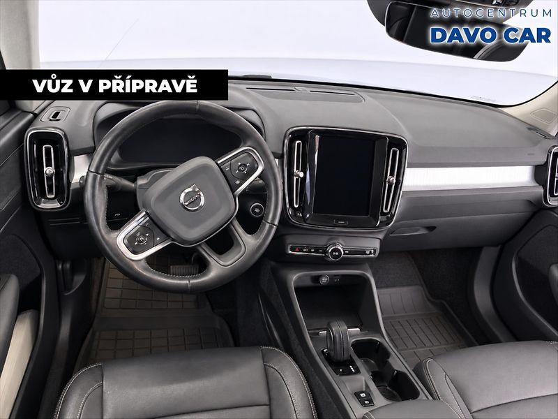 Volvo XC40 2,0 D3 110kW Momentum Pro Aut. - fotka 5 z 12