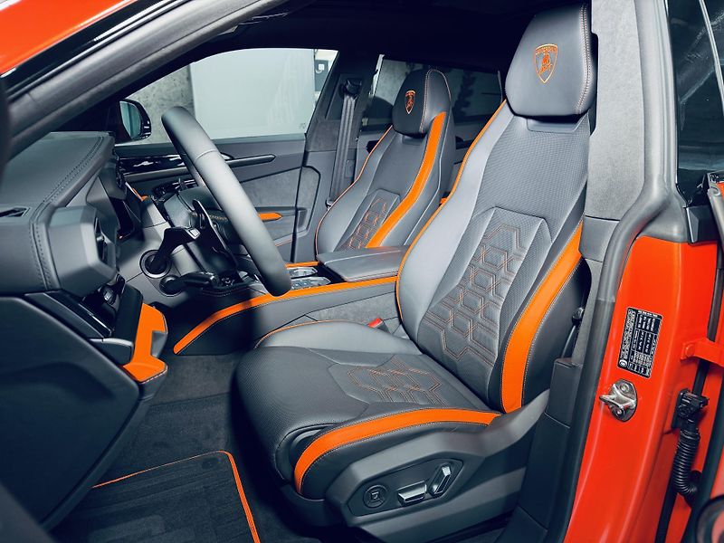 Lamborghini Urus (2026) SE*NOVÉ*ARANCIO XANTO* - fotka 24 z 47