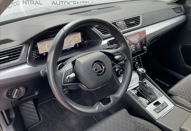 Škoda Superb 2,0 TDI DSG 110kw zachovalé,se - fotka 12 z 25
