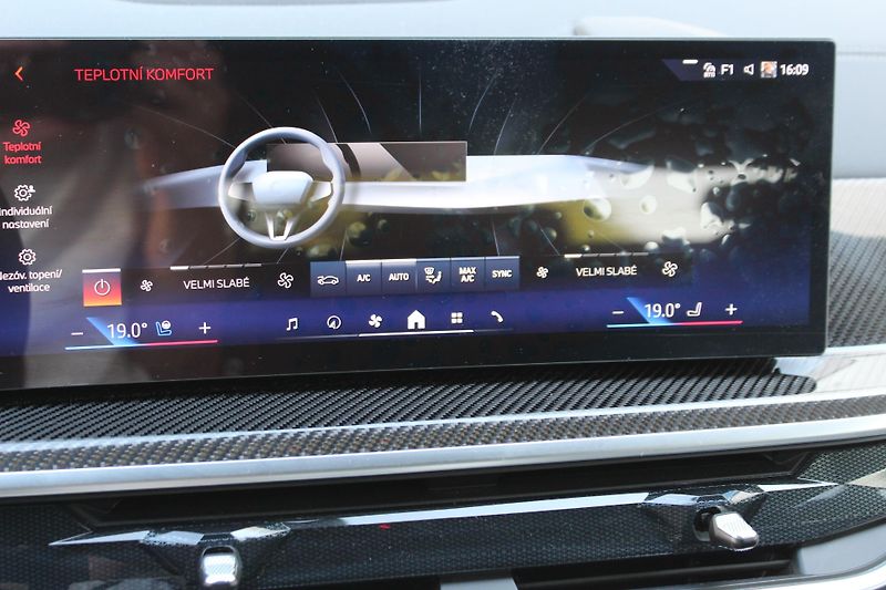 BMW X5 xDrive30d - fotka 15 z 23