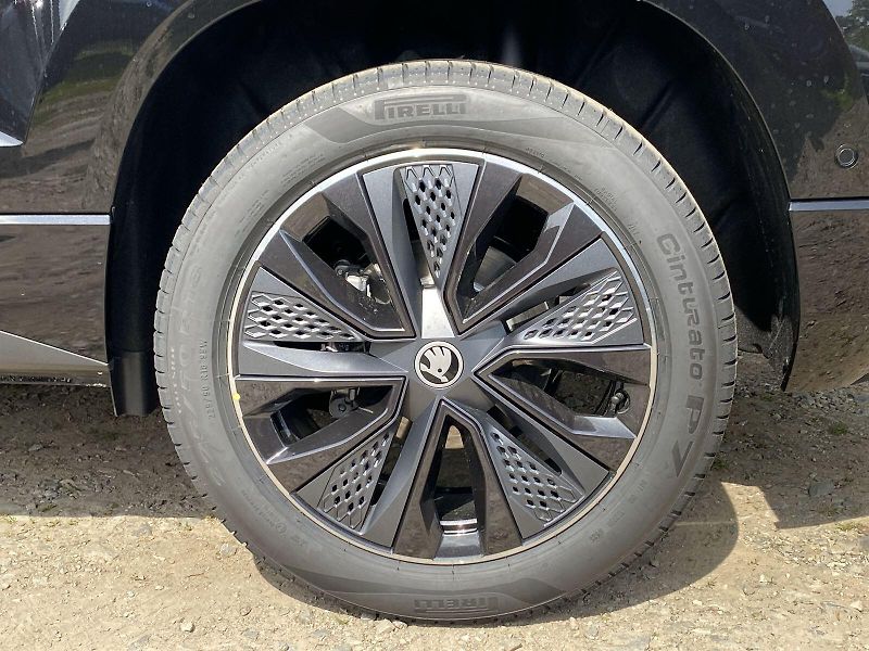 Škoda Karoq (2025) 2,0 TDI 110 kW 4x4 DSG Sportli - fotka 21 z 25