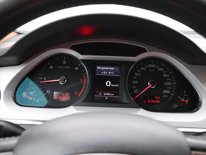 Audi A6 2,7 TDI 140 kW Automat - fotka 15 z 28
