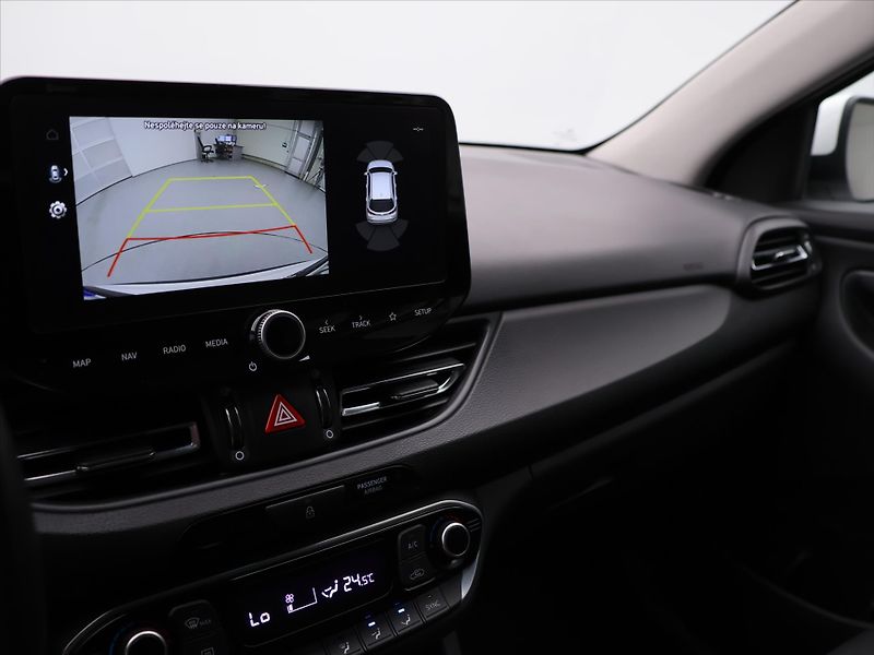 Hyundai i30 1,0 T-GDI 88kW Style DCT CZ DP - fotka 23 z 32