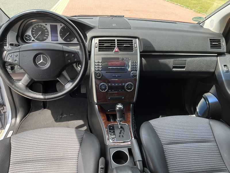 Mercedes-Benz Třídy B 200 Turbo Automat - fotka 13 z 26