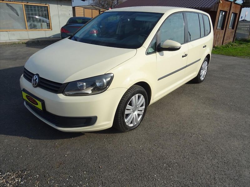 Volkswagen Touran 1,6 TDi 77 kW - fotka 5 z 25