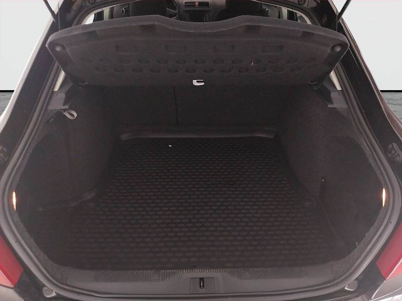 Škoda Octavia (2008) Ambiente 1.8 TSI, Serv.kniha - fotka 14 z 17