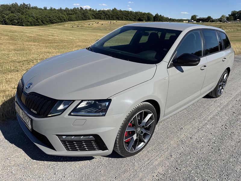 Škoda Octavia (2020) RS 2.0TSI 180kW DSG ACC LED ČR - fotka 1 z 29