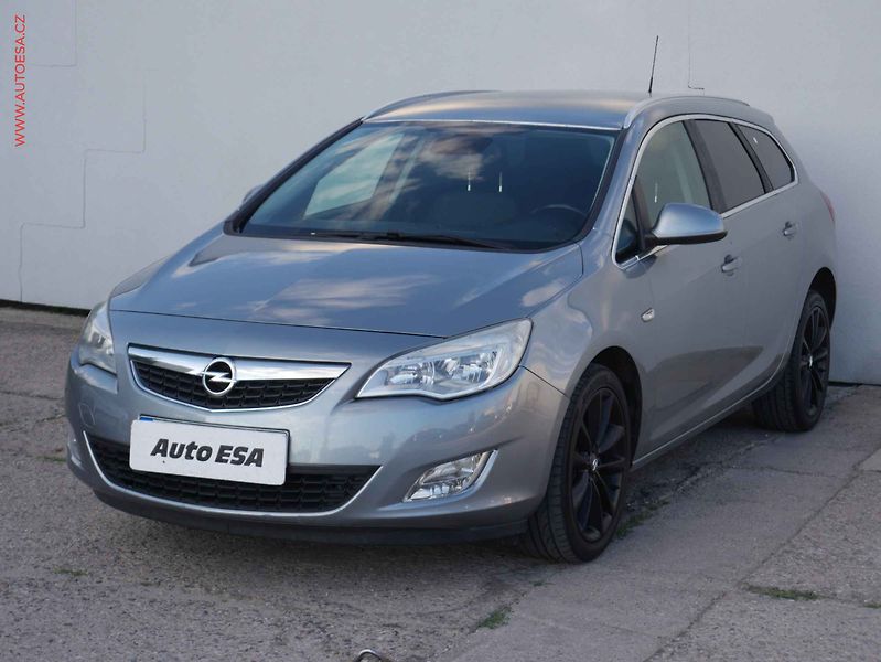 Opel Astra (2012) 1.4 Turbo, servis.kniha - fotka 3 z 18
