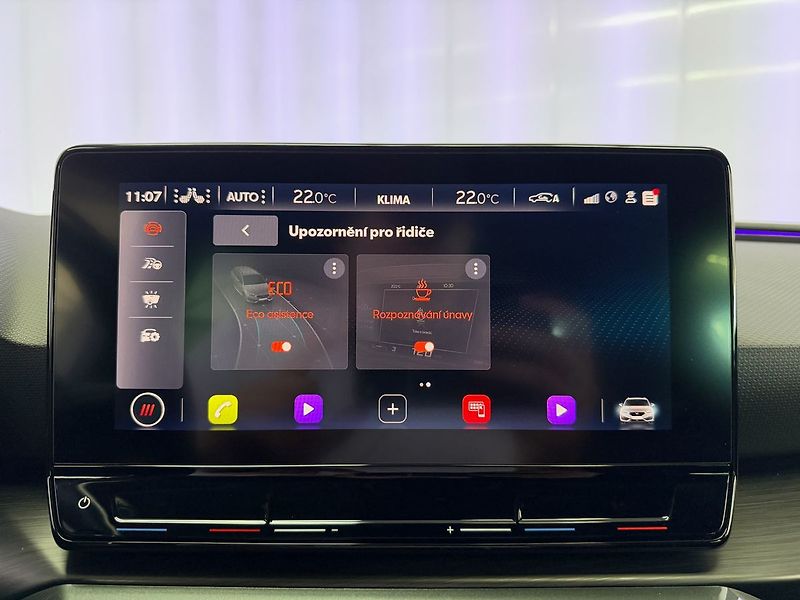 Cupra Leon 2.0 TSI 228KW DSG 4WD, LED, AC - fotka 22 z 37