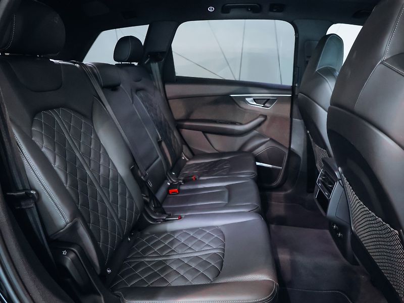 Audi SQ7 4.0TFSI Matrix - fotka 29 z 31