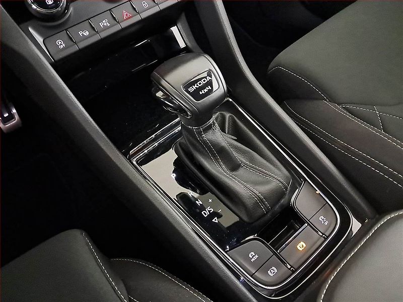 Škoda Karoq (2024) Sportline 2.0 TDI - fotka 13 z 31