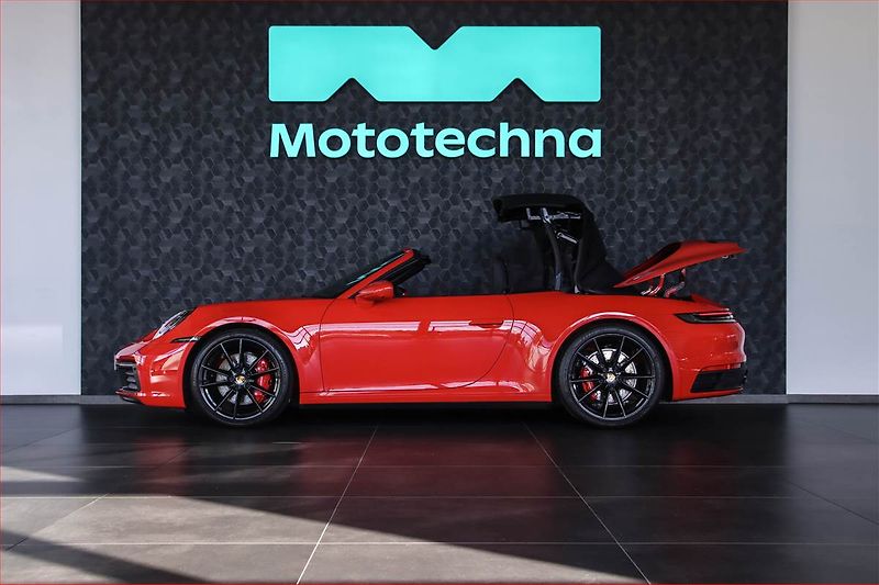 Porsche 911 (2024) Carrera S - fotka 22 z 23