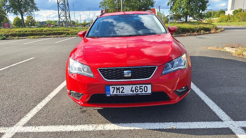 Seat Leon (2015) - fotka 2 z 26