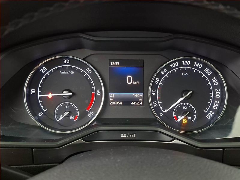 Škoda Superb (2019) 2.0 TDI, Navi, Bi-Xenony - fotka 11 z 21
