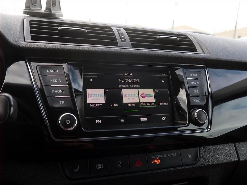 Škoda Fabia (2015) Style 1.2 TSI, Serv.kniha - fotka 12 z 14