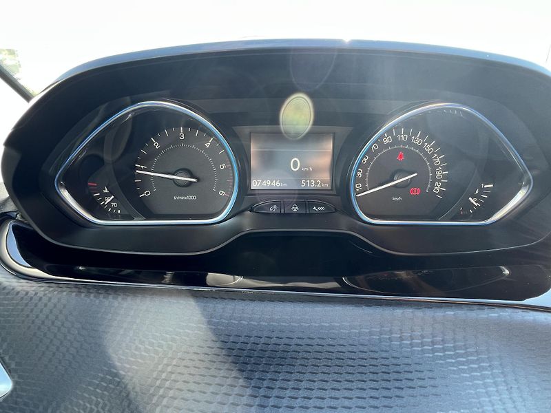 Peugeot 2008 (2019) 1.5 BlueHDi - fotka 19 z 40