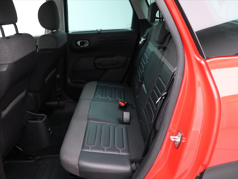 Citroën C3 Aircross 1,2 81kW Shine Aut.klima CZ - fotka 13 z 26