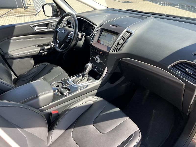 Ford S-MAX 2.0 TDCi 132kw Panorama tažné  - fotka 9 z 24