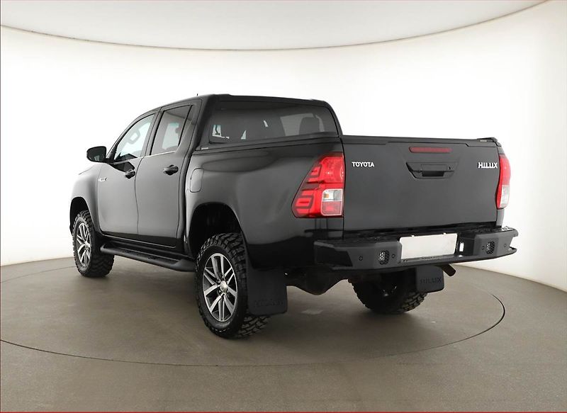 Toyota Hilux (2019) 2.4 D-4D - fotka 4 z 18