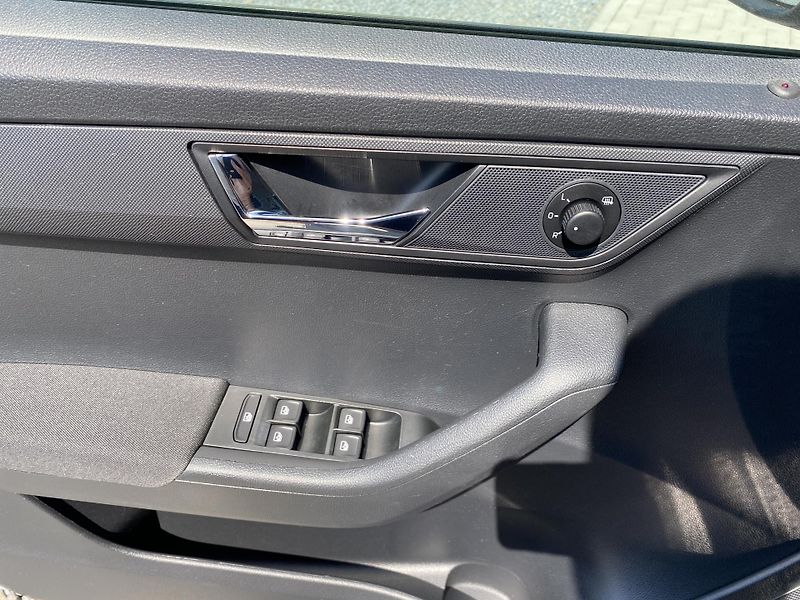 Škoda Fabia 1.2 TSI 81kW -STYLE -LED -DSG - fotka 14 z 46