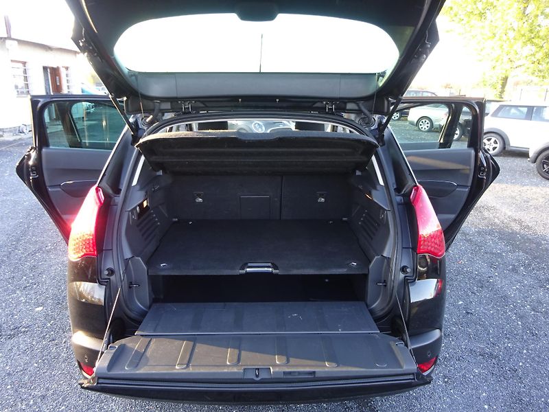 Peugeot 3008 1,6 VTi 88kW Panorama - fotka 12 z 32