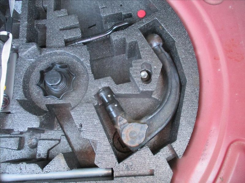 Volkswagen Golf 1,4 i 16v, aut.klima,servis, - fotka 10 z 29