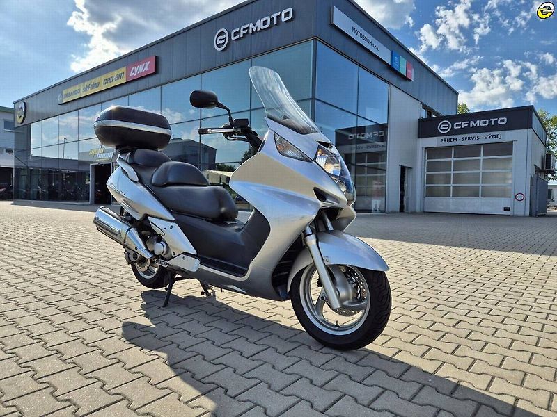 Honda FJS 600 Silver Wing (2005) - fotka 1 z 26