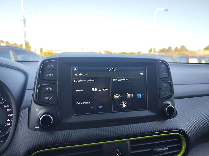 Hyundai Kona 1.6 GDI/104kW Mystic Lime DCT - fotka 16 z 33