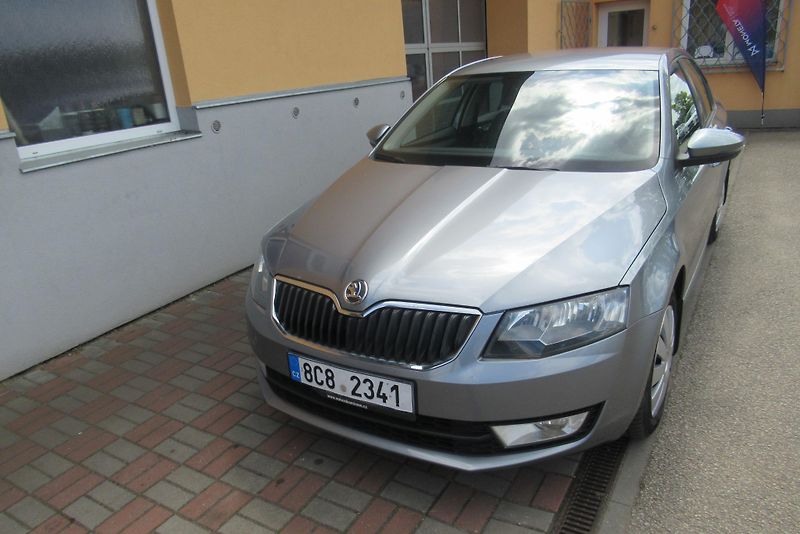 Škoda Octavia 1.6 TDi AUT.KLIMA ODPOČET DPH  - fotka 6 z 17