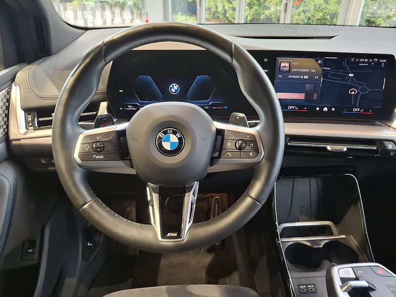 BMW Řada 2 218i Active Tourer M-Sport - fotka 11 z 26