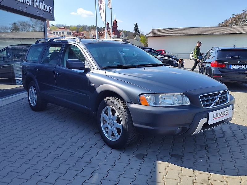 Volvo XC70 D5 2.4/120kW - fotka 3 z 26