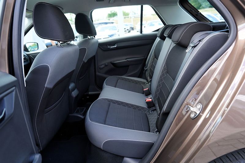 Škoda Fabia 1.0 TSI 81kW ČR/Al.kola/klima - fotka 29 z 38