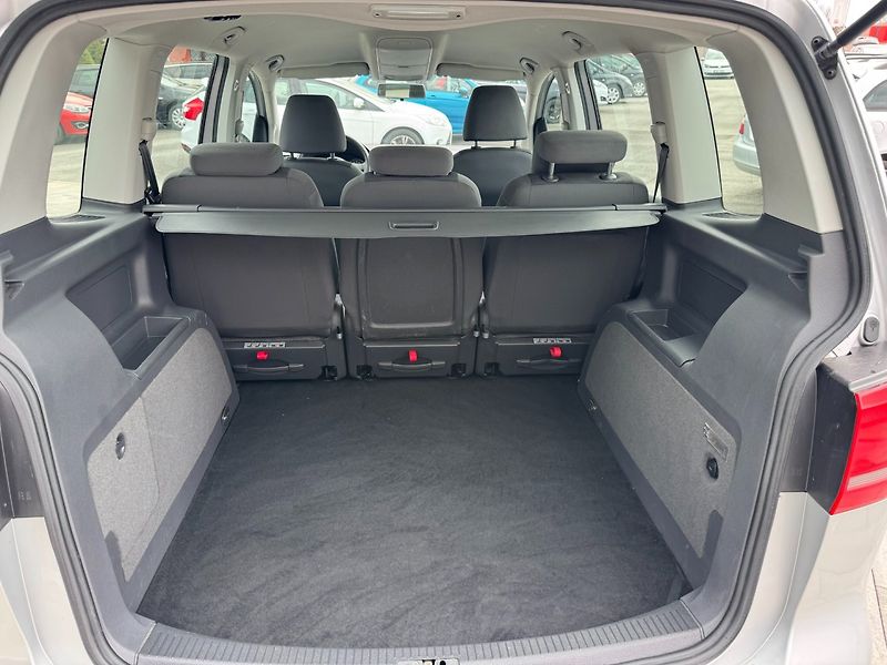 Volkswagen Touran (2012) Trendline 1.6 TDI 77kW - fotka 21 z 31