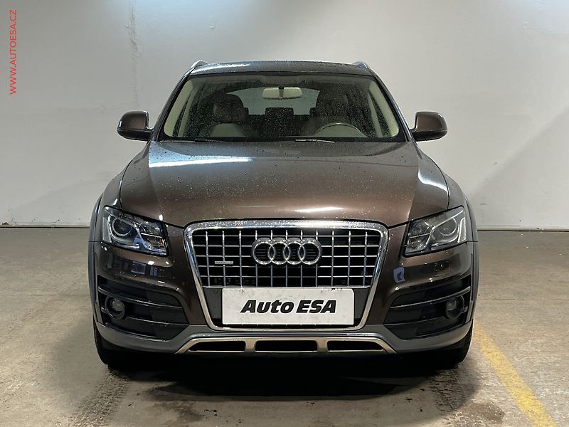 Audi Q5 (2012) 2.0 TDi Quattro, AT, bixen - fotka 2 z 16