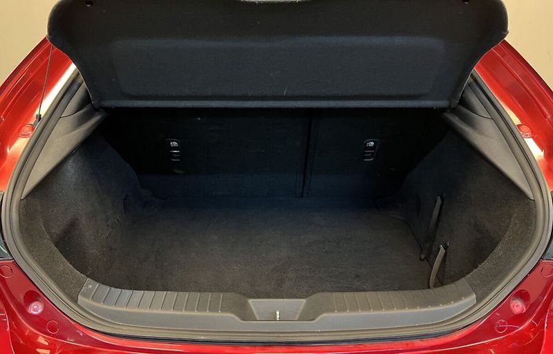 Mazda 3 Skyactive G 150 AT PLUS - fotka 12 z 17