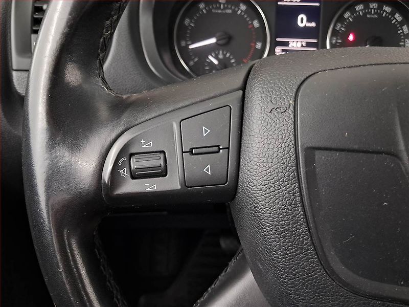 Škoda Fabia (2011) 1.2 TSI, nová STK - fotka 16 z 18