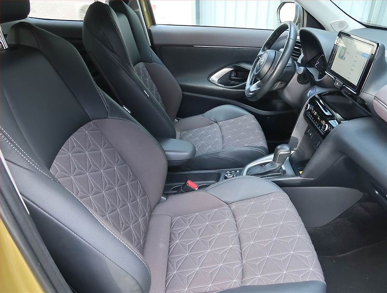 Toyota Yaris Cross (2022) Comfort Style Tech 1.5 VVT-iE - fotka 9 z 17