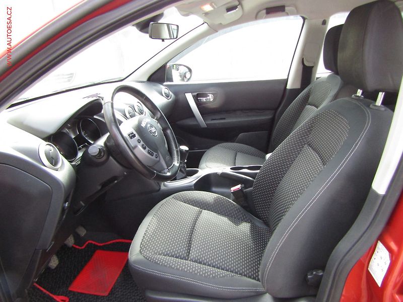 Nissan Qashqai (2007) 1.5 dCi, AC, TZ - fotka 9 z 17