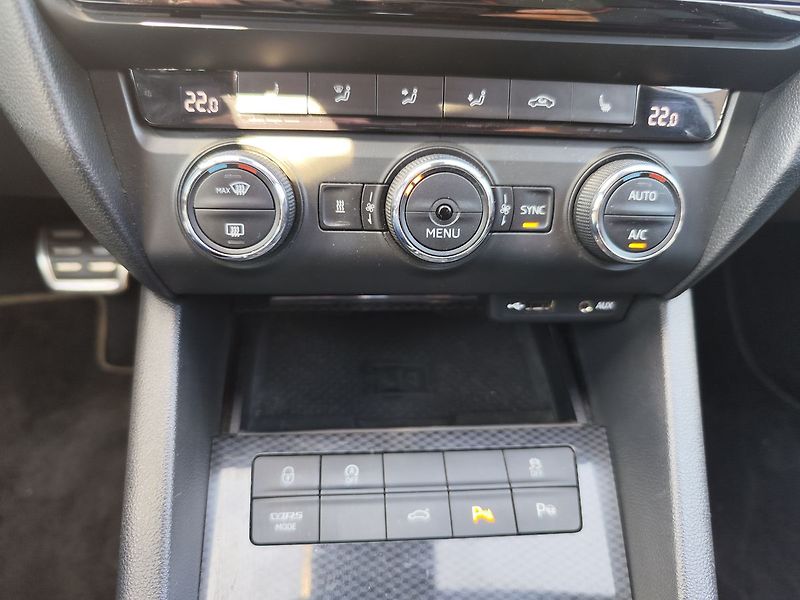 Škoda Octavia 2.0 TDi/135kW RS DSG ČR - fotka 24 z 35