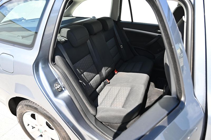 Škoda Octavia 2.0TDI 103KW 9/2012 Rezervace - fotka 30 z 43
