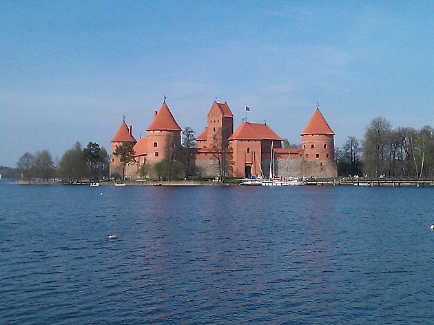 Vodní hrad Trakai – Necelých třicet kilometrů od Vilniusu je jedna z nejvýznamnějších památek v Litvě. , zdroj: Lumír Kudrna