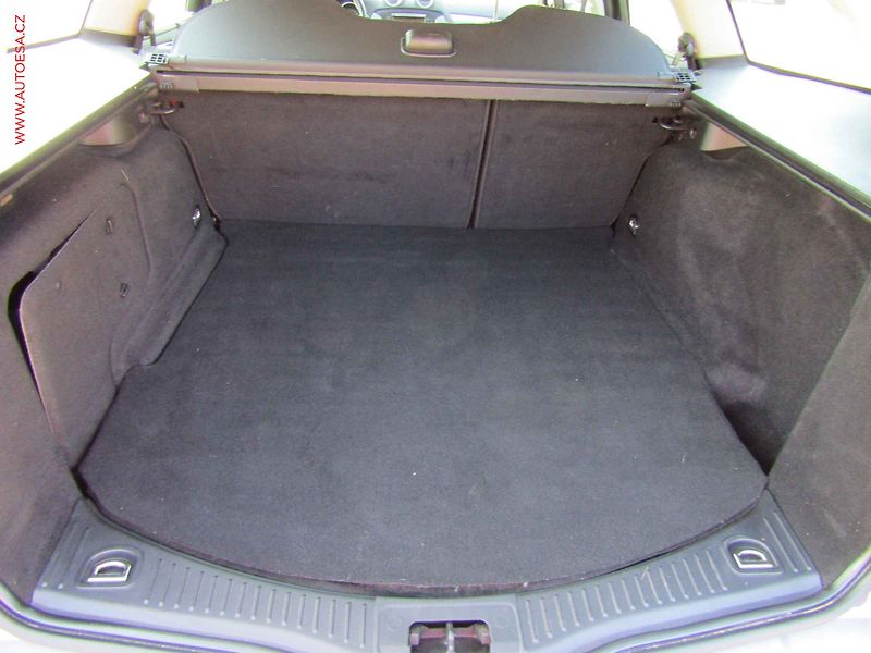 Ford Mondeo (2011) 2.0 TCDi, autoAC - fotka 7 z 17