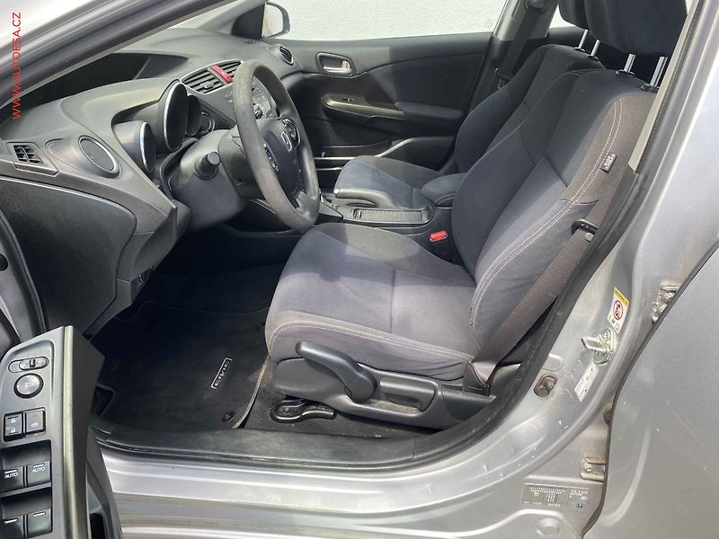 Honda Civic (2014) 1.4CVVT, Comfort - fotka 9 z 17