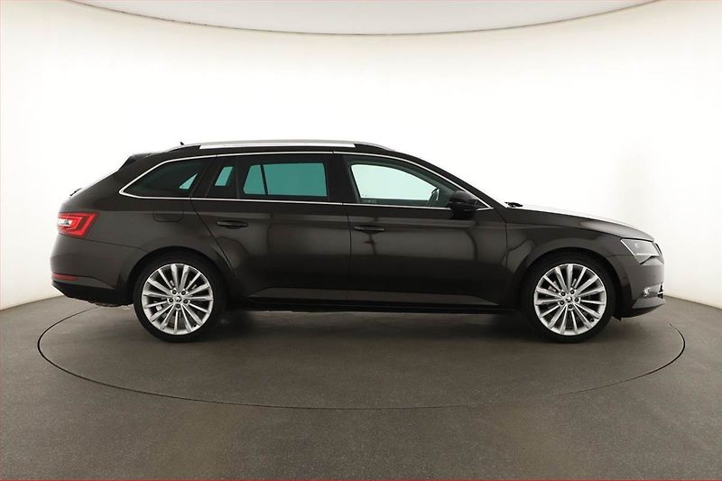 Škoda Superb (2018) 1.5 TSI, Automat, Kůže, Navi - fotka 6 z 20