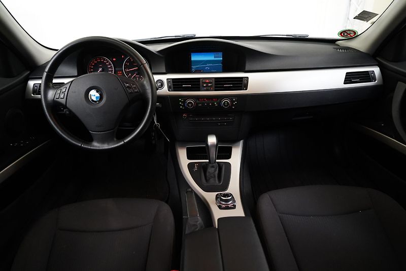 BMW Řada 3 - fotka 5 z 28
