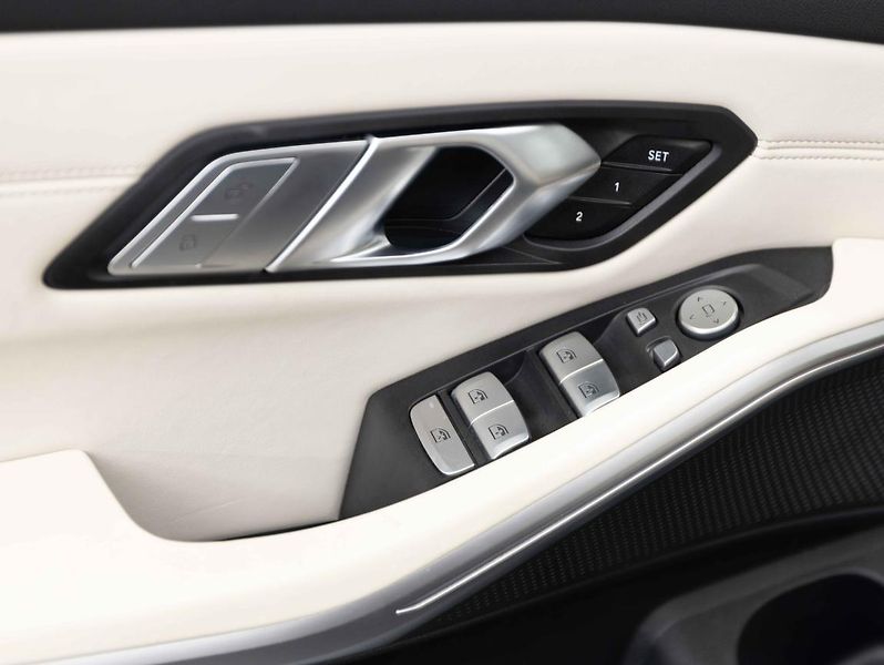 BMW Řada 3 M340d xDrive - fotka 17 z 22