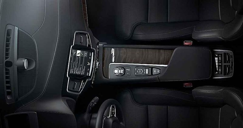 Volvo XC90.