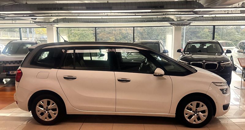 Citroën Grand C4 Picasso 1.6 HDI,Intensive ,ČR, 7 míst - fotka 7 z 29